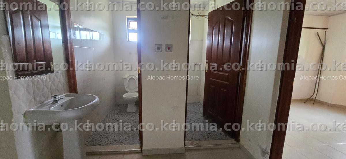 3 Bed House with Borehole at Kamakis