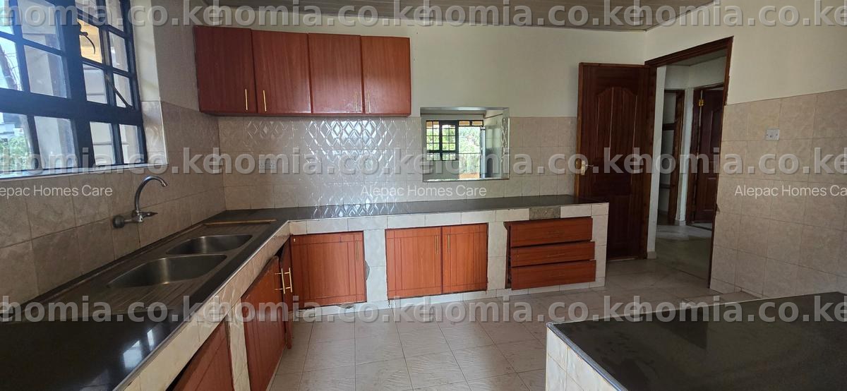 3 Bed House with Borehole at Kamakis